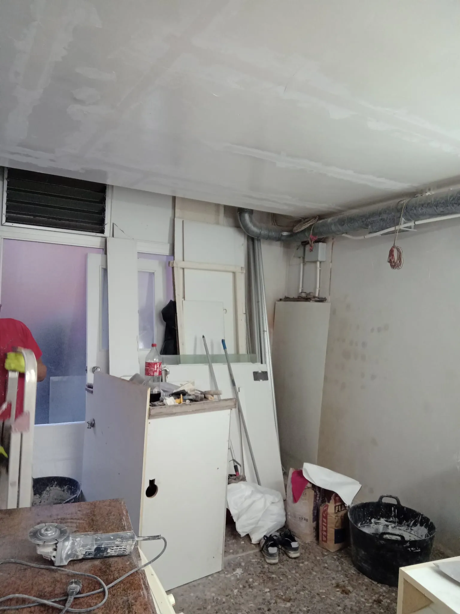 Estado anterior de la parte de la farmacia transformada en apartaestudio, imagen 8