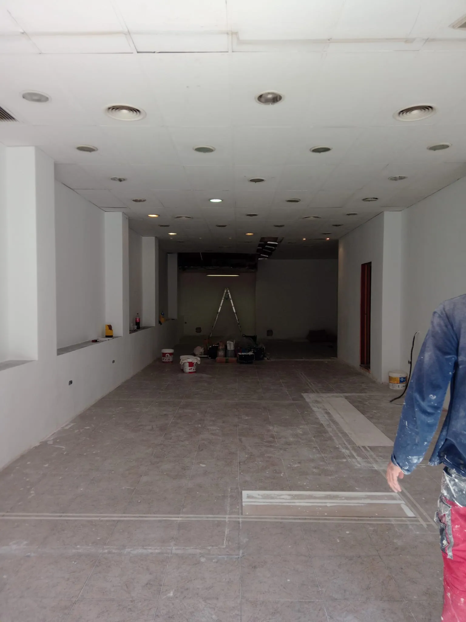 Proceso de adecuación de un local de 140 m² para aulas, imagen 22