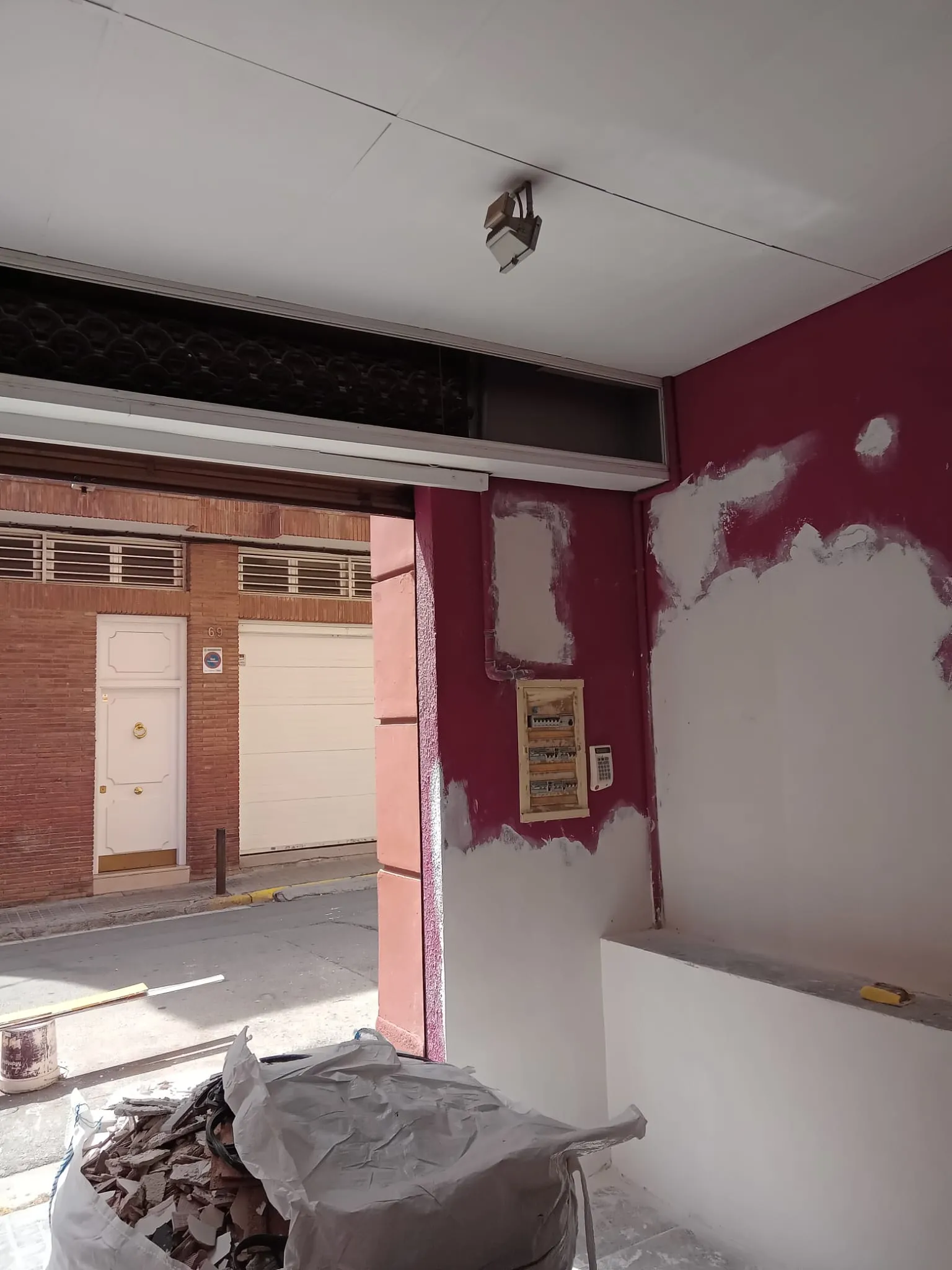 Proceso de adecuación de un local de 140 m² para aulas, imagen 28
